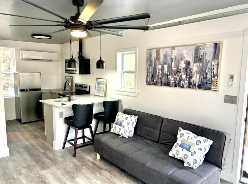 Romantic Chapel Hill Retreat For Two Hotel Exterior photo